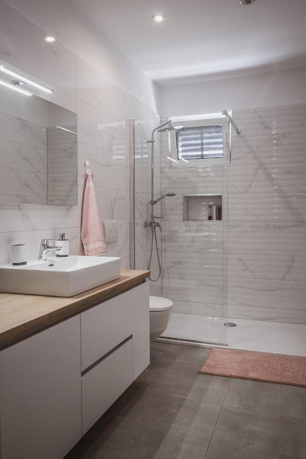 Comfort Sea View Apartment Dugi Rat Dış mekan fotoğraf