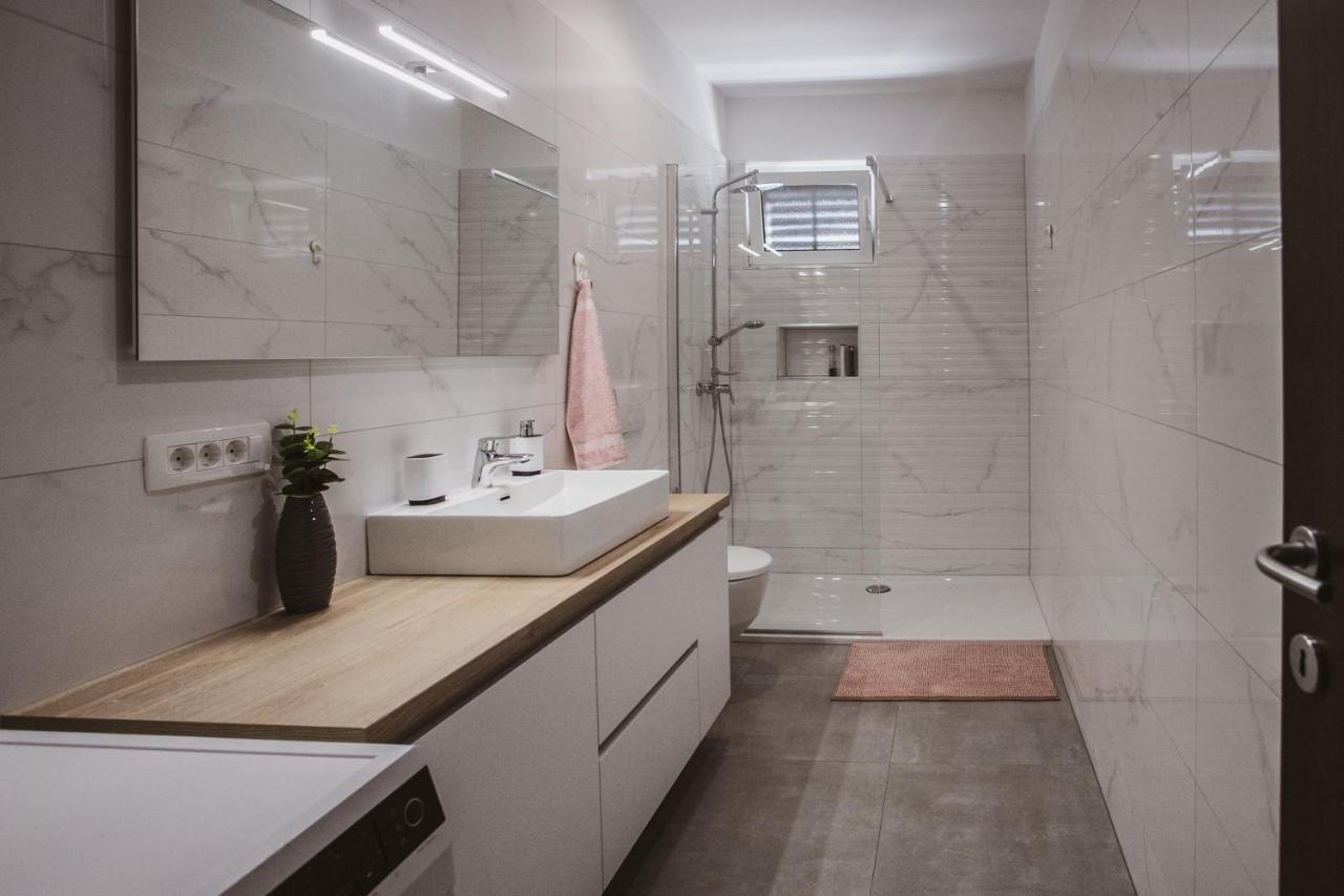Comfort Sea View Apartment Dugi Rat Dış mekan fotoğraf